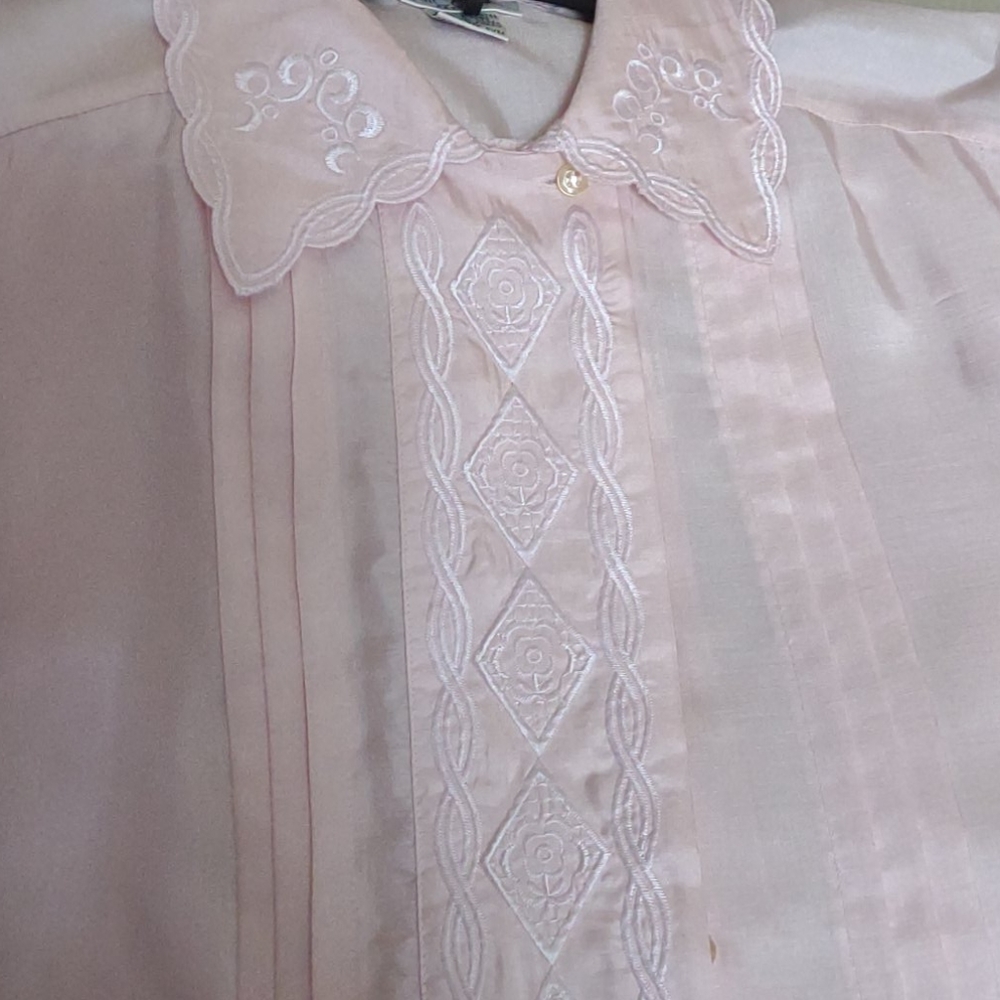 🌈 Ladies Peach Blouse